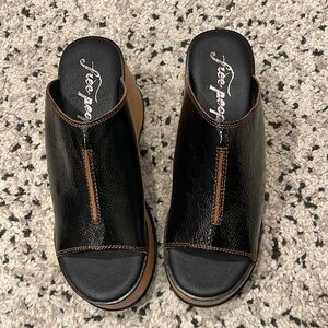 NWOT Free people, Platform Sandals, size 39